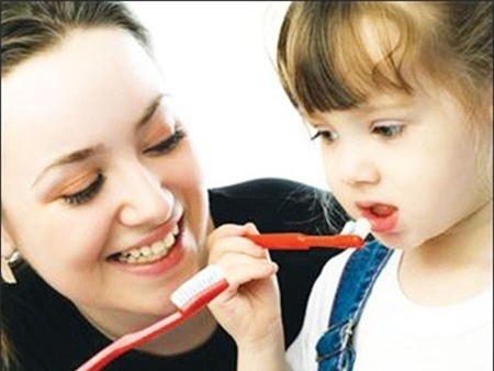 Làm sao để trẻ không còn sợ khi đi khám răng1