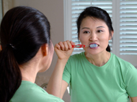 Nguyên nhân khiến bạn buồn nôn khi đánh răng vào buổi sáng