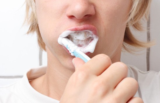 Đánh răng đều đặn nhưng răng vẫn bị ố vàng là sao?